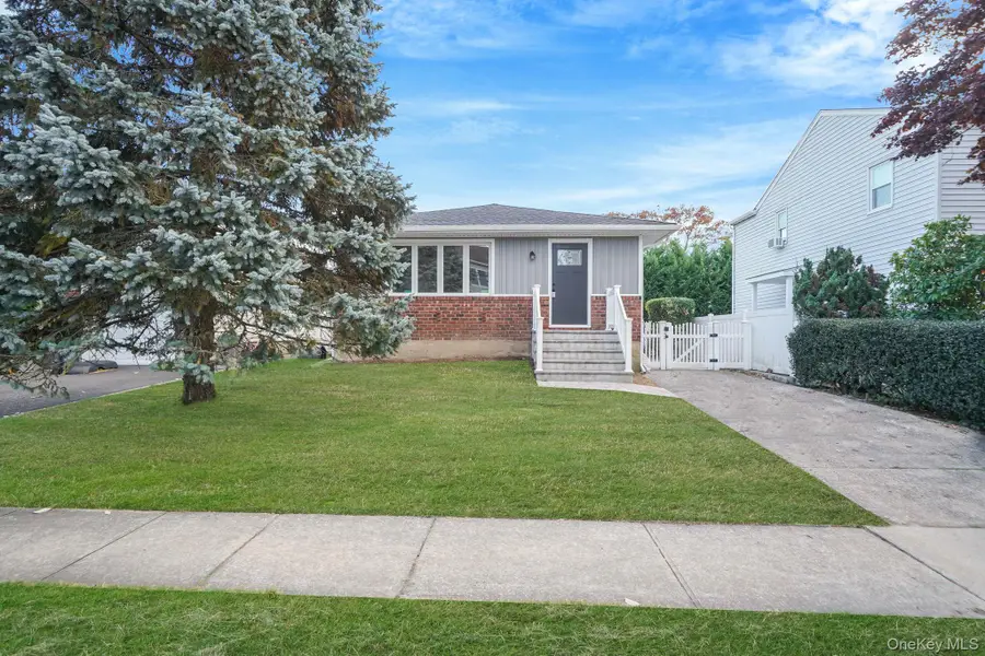 116 Parkhill Avenue, Massapequa, NY 11758 - Image #3