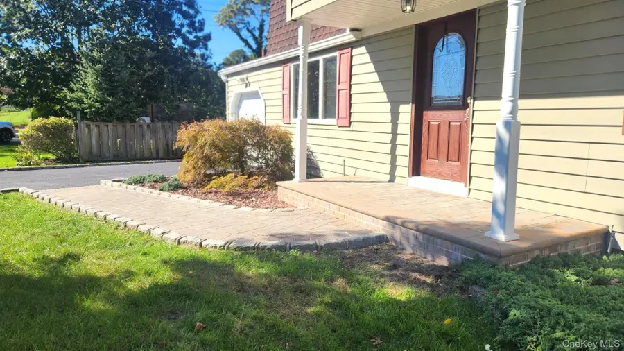 439 Southport Street, Ronkonkoma, NY 11779 - Image #2
