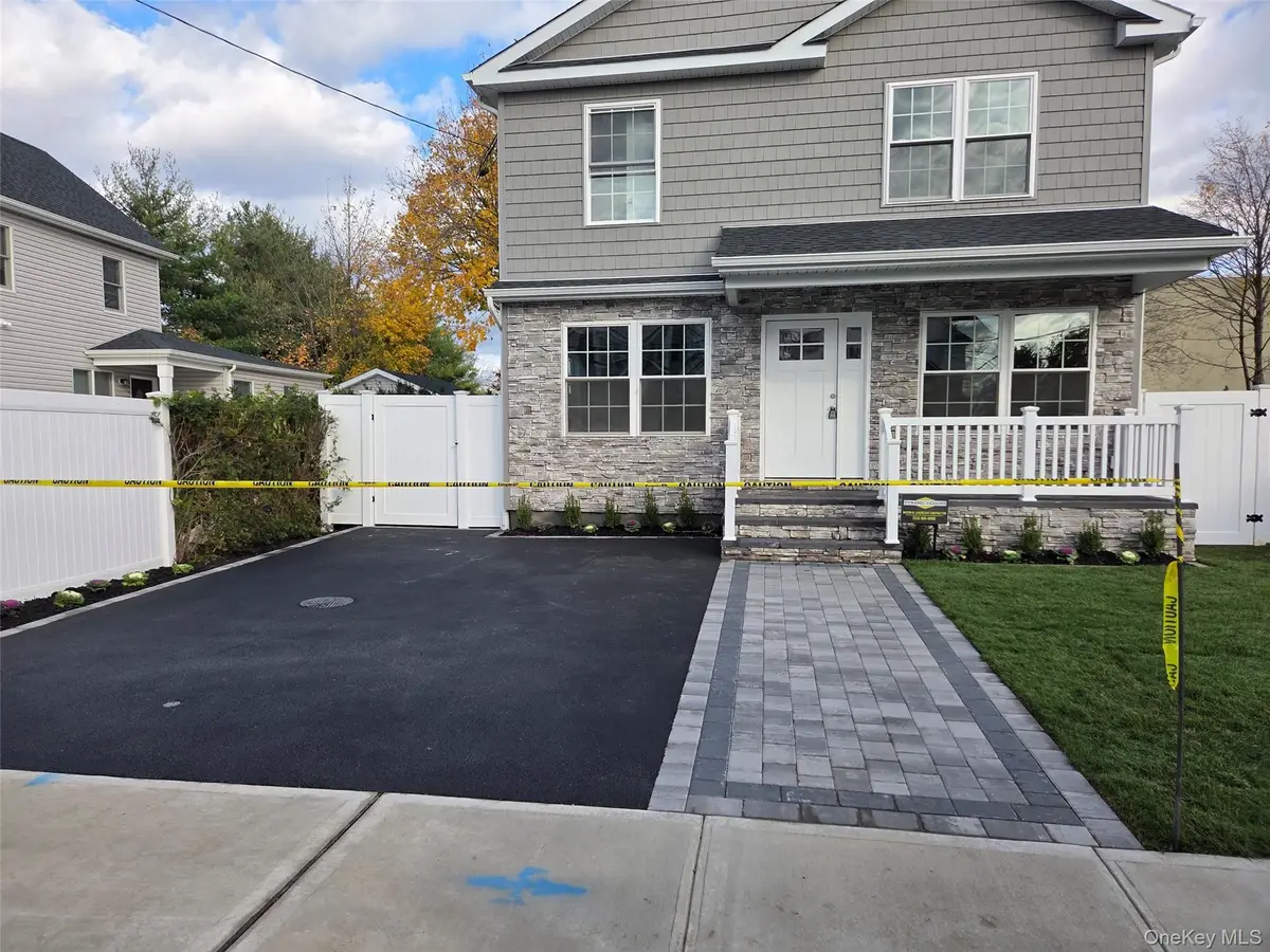 25 Maple Place, Hicksville, NY 11801 - Image #1