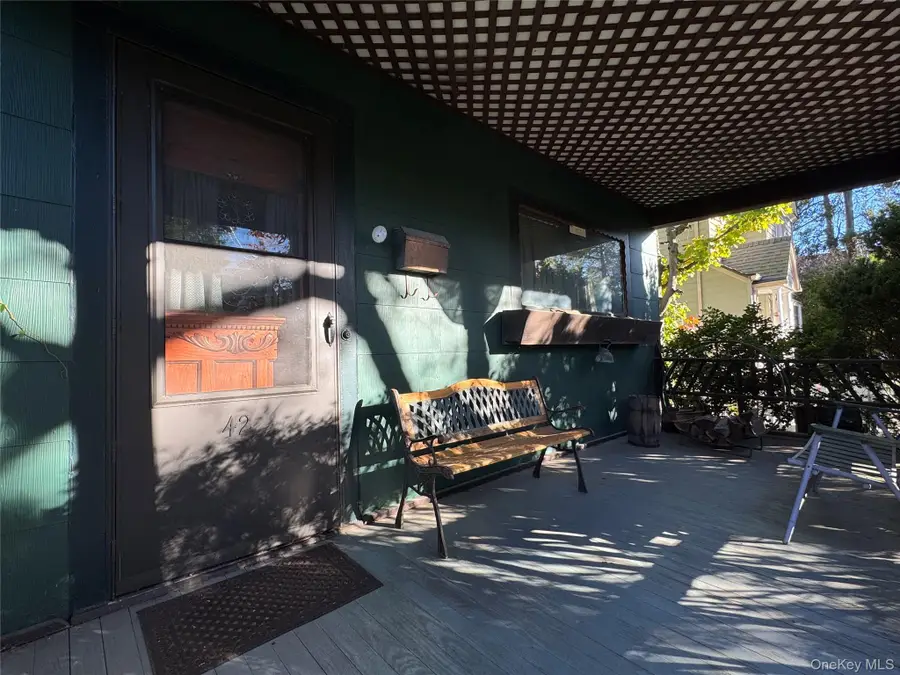 42 Chestnut Street, Glen Cove, NY 11542 - Image #2