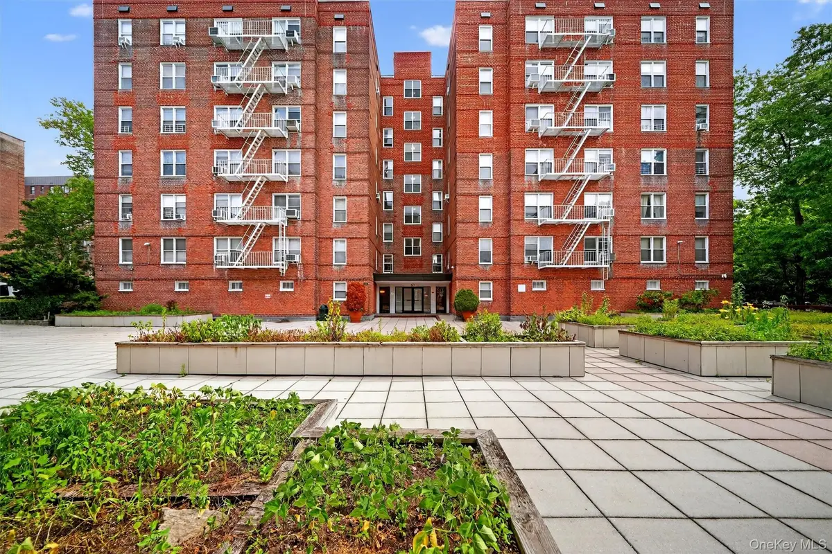 517 Riverdale Avenue #4A, Yonkers, NY 10705 - Image #1