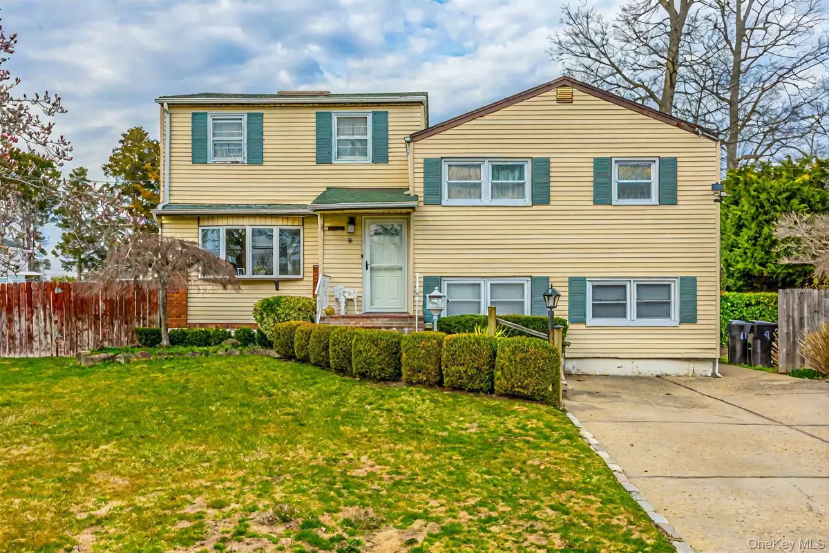 9 Duffin Avenue, West Islip, NY 11795 - Image #1