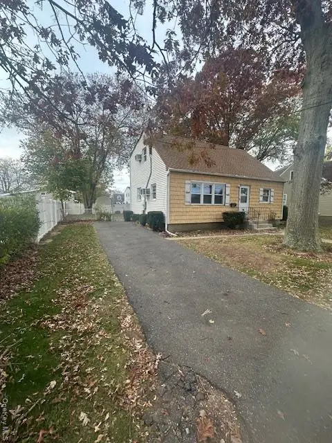 266 W 16th Street, Deer Park, NY 11729 - Image #1