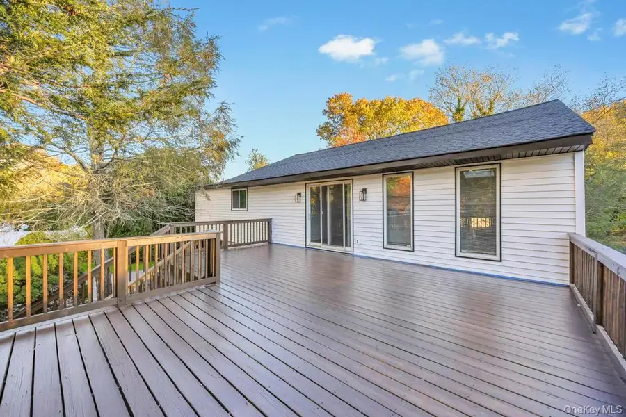 29 Dillon Drive, Dix Hills, NY 11746 - Image #3