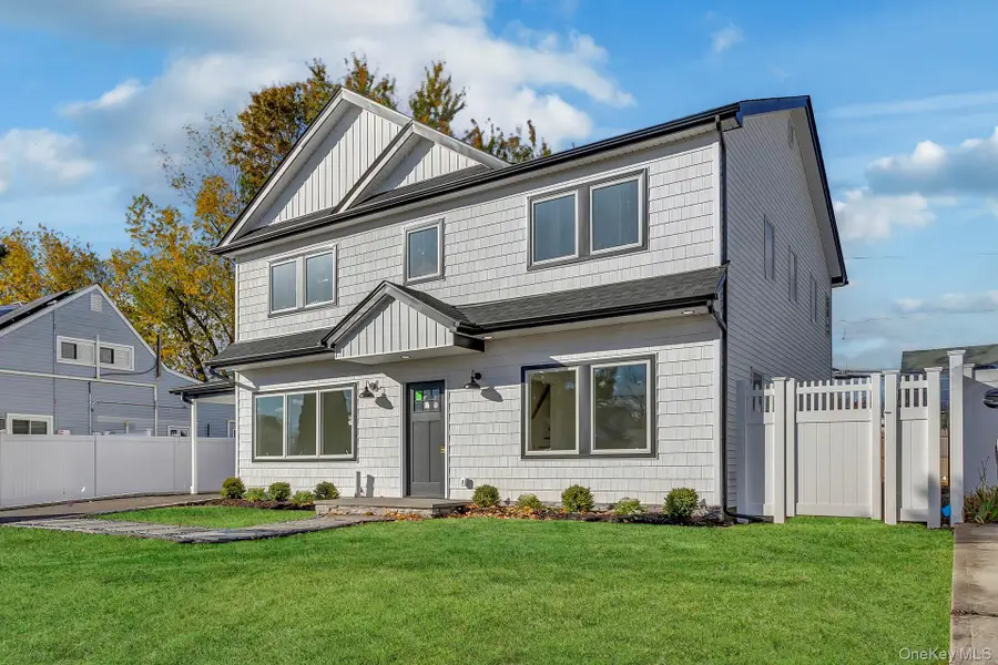 22 Family Lane, Levittown, NY 11756 - Image #3