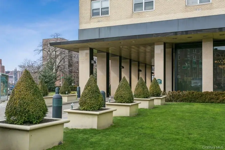 110-11 Queens Boulevard #Apt 24N, Forest Hills, NY 11375 - Image #3
