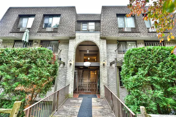 415 Kemeys Cove #4-15, Briarcliff Manor, NY 10510