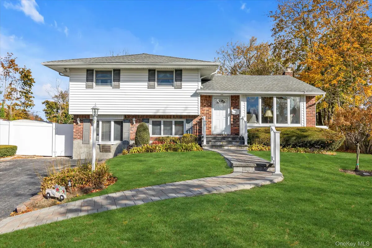 3 Gardenia Drive, Commack, NY 11725 - Image #1