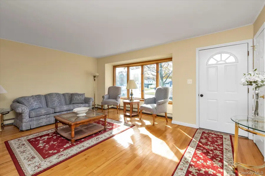 3 Gardenia Drive, Commack, NY 11725 - Image #3