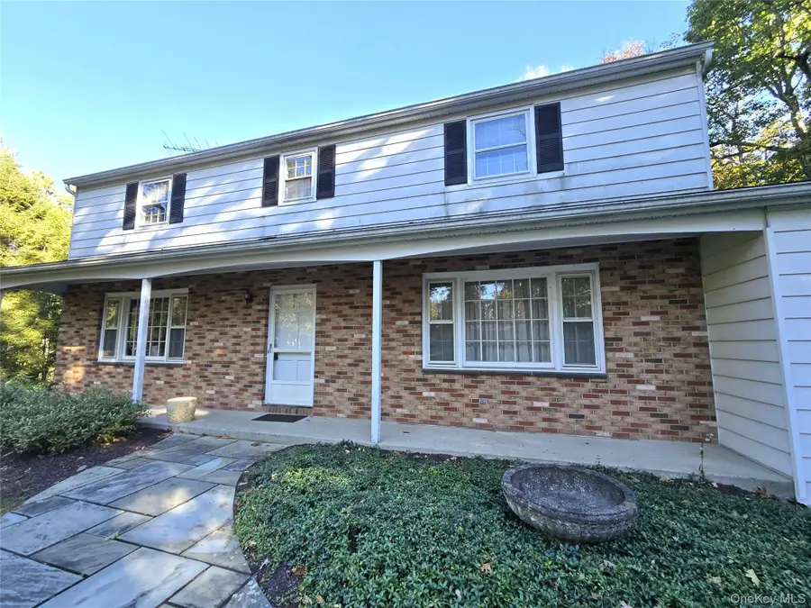 16 Woodcrest Drive, Hopewell Junction, NY 12533 - Image #2