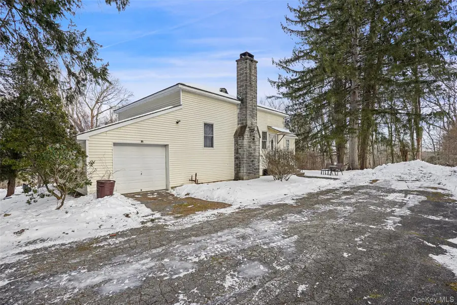 22 Raspberry Lane, Carmel, NY 10512 - Image #2