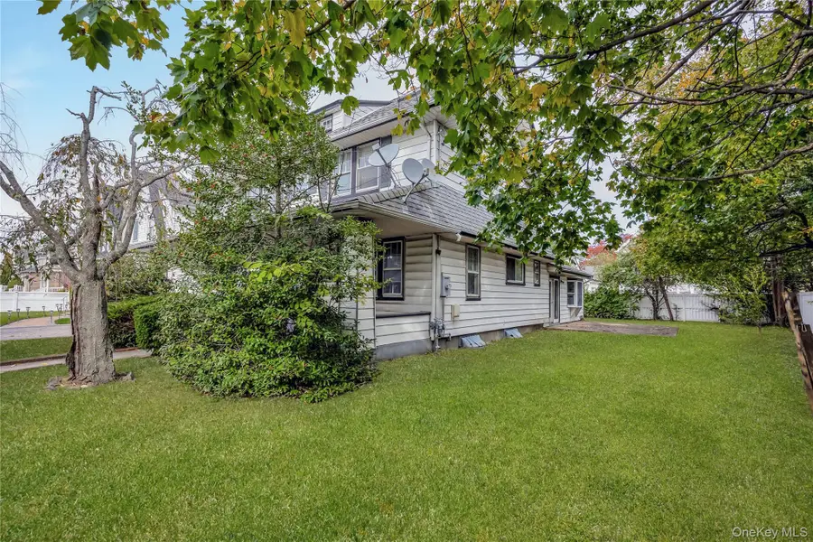 73 Peterson Place, Lynbrook, NY 11563 - Image #2