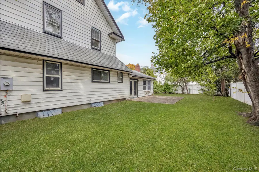 73 Peterson Place, Lynbrook, NY 11563 - Image #3