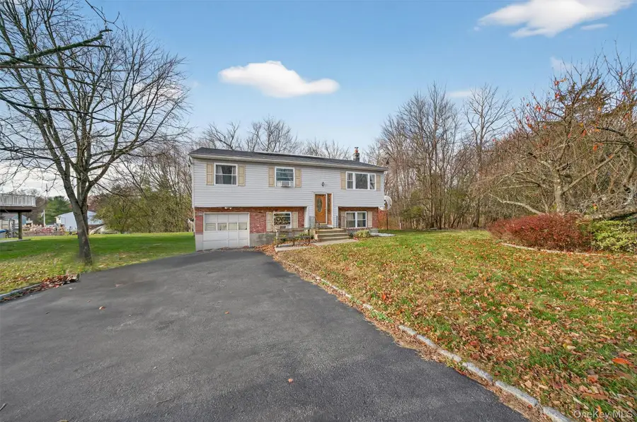 41 Decker Drive, Washingtonville, NY 10992 - Image #2