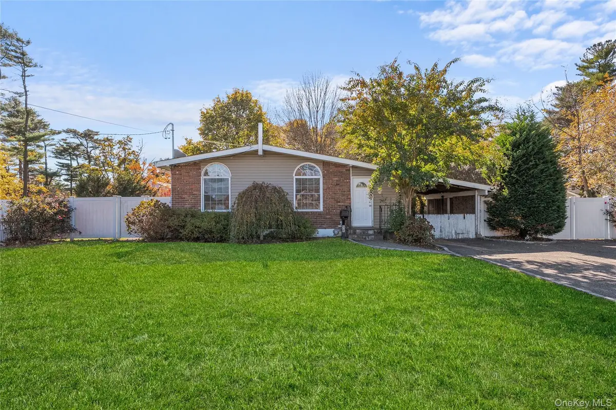 94 3rd Avenue, Brentwood, NY 11717 - Image #1