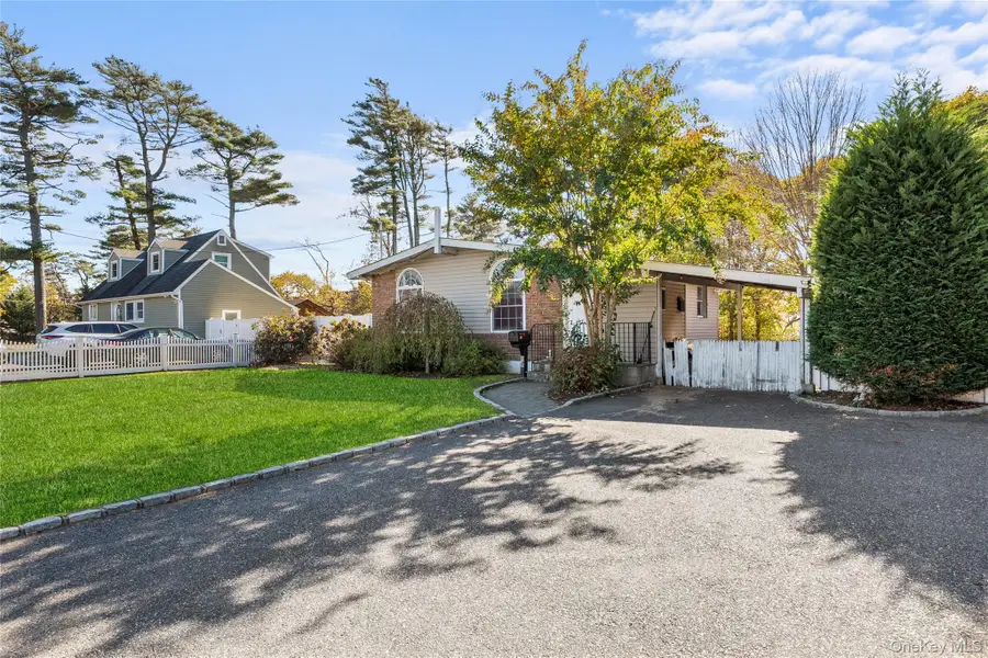 94 3rd Avenue, Brentwood, NY 11717 - Image #3