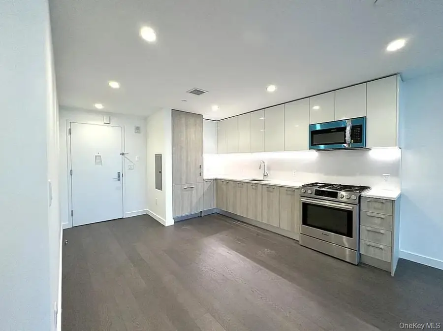 131-05 40th Road #PH2D, Flushing, NY 11354 - Image #2