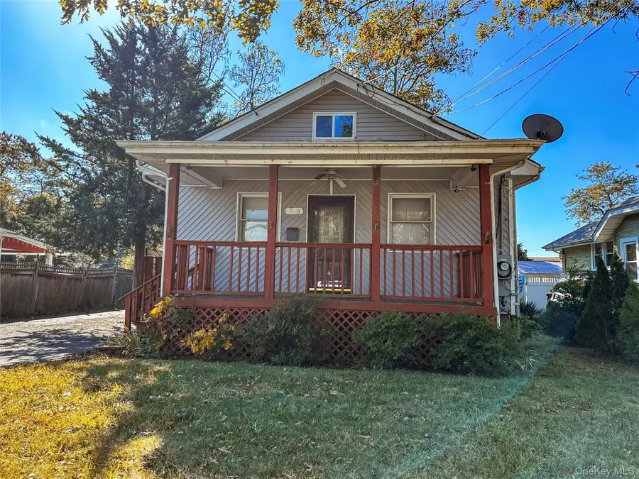 38 W Smith Street, Amityville, NY 11701 - Image #2