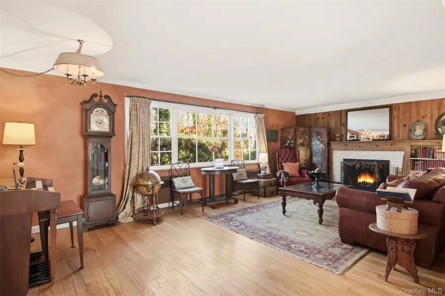 8 Old Wood Road, Stony Brook, NY 11790 - Image #2