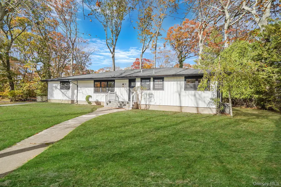 780 Westview Drive, Mattituck, NY 11952 - Image #2