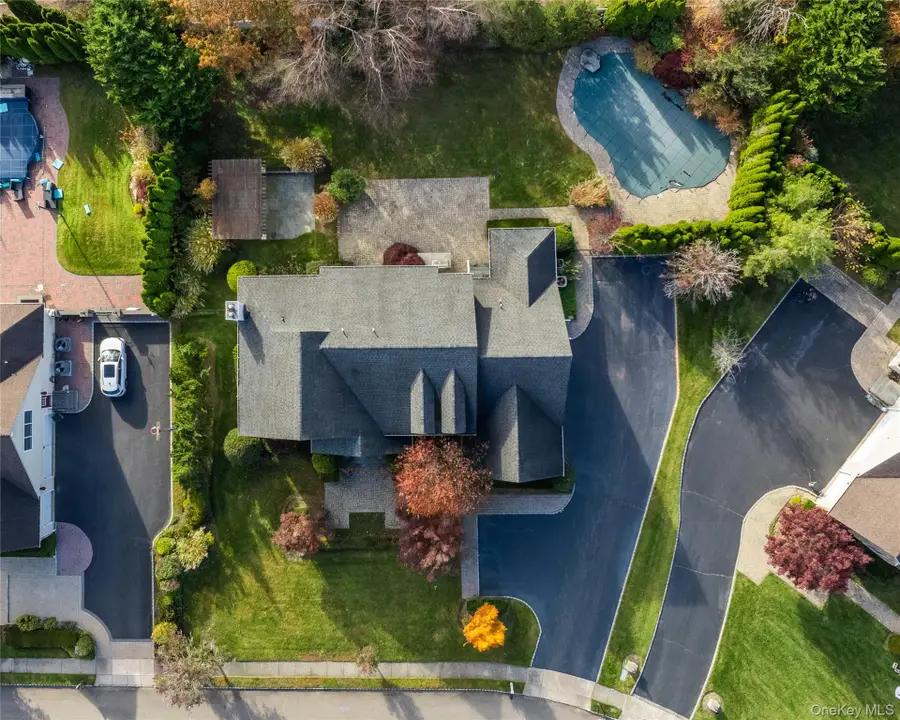 135 Elmwood Drive, Dix Hills, NY 11746 - Image #3