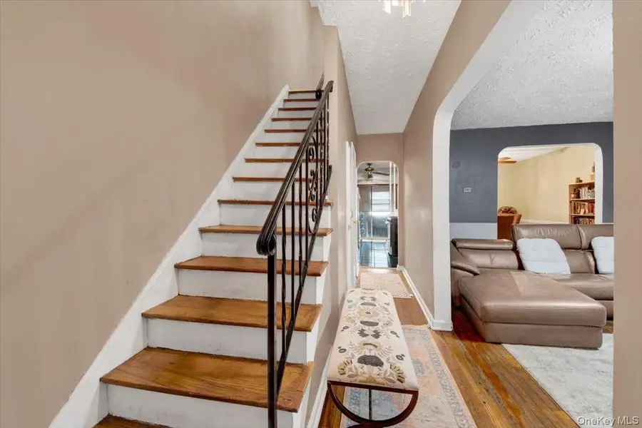 3302 Colden Avenue, Bronx, NY 10469 - Image #3