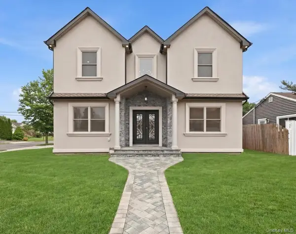 2 Griffin Lane, Syosset, NY 11791