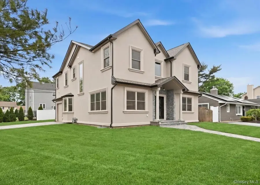 2 Griffin Lane, Syosset, NY 11791 - #2