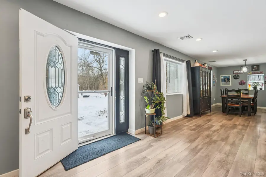 184 Quaker Street, Wallkill, NY 12589 - Image #2