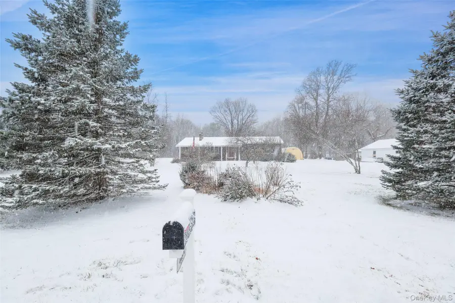 445 N Quaker Lane, Hyde Park, NY 12538 - Image #3