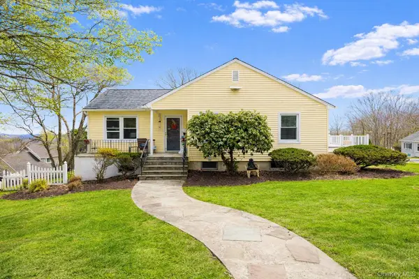 17 Greenwood Drive, Mahopac, NY 10541