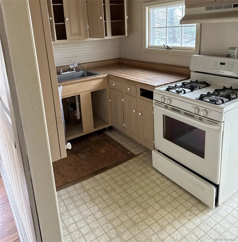 724 Locksley Road, Yorktown Heights, NY 10598 - Image #3