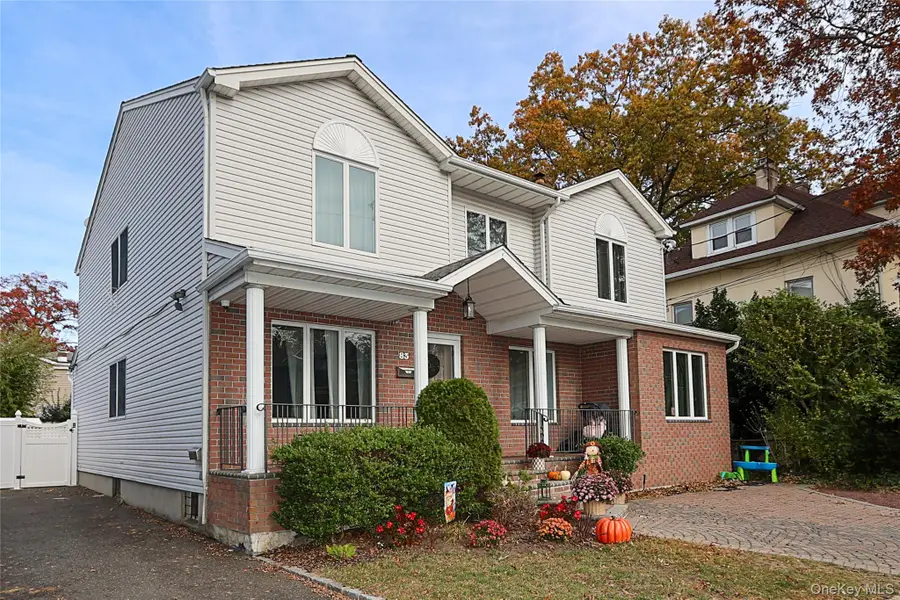 83 Lexington Avenue, Westbury, NY 11590 - Image #2