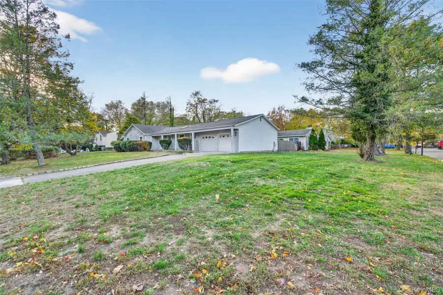 5 Julia Circle, East Setauket, NY 11733 - Image #2