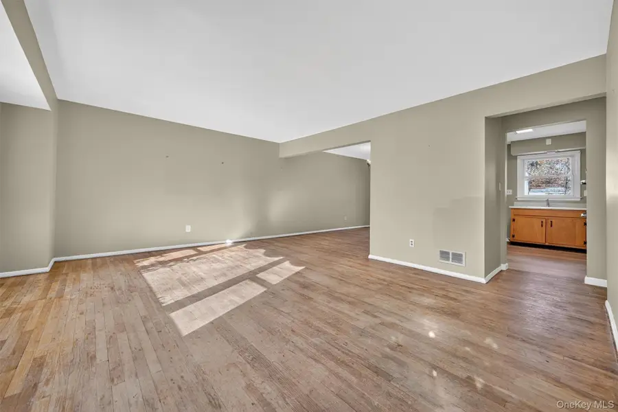 34 Poplar Street, Nanuet, NY 10954 - Image #2