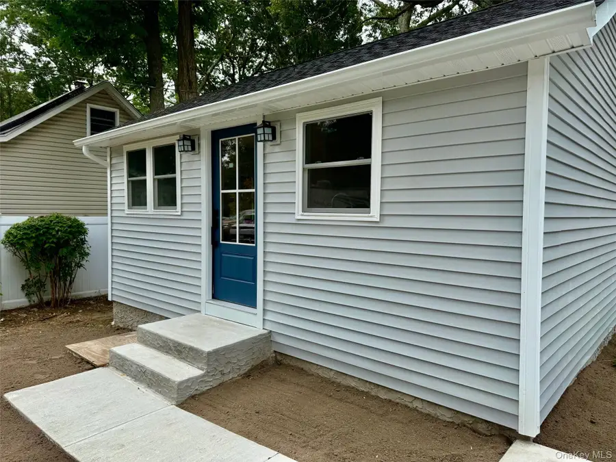 22 Lookout Drive, Sound Beach, NY 11789 - Image #2