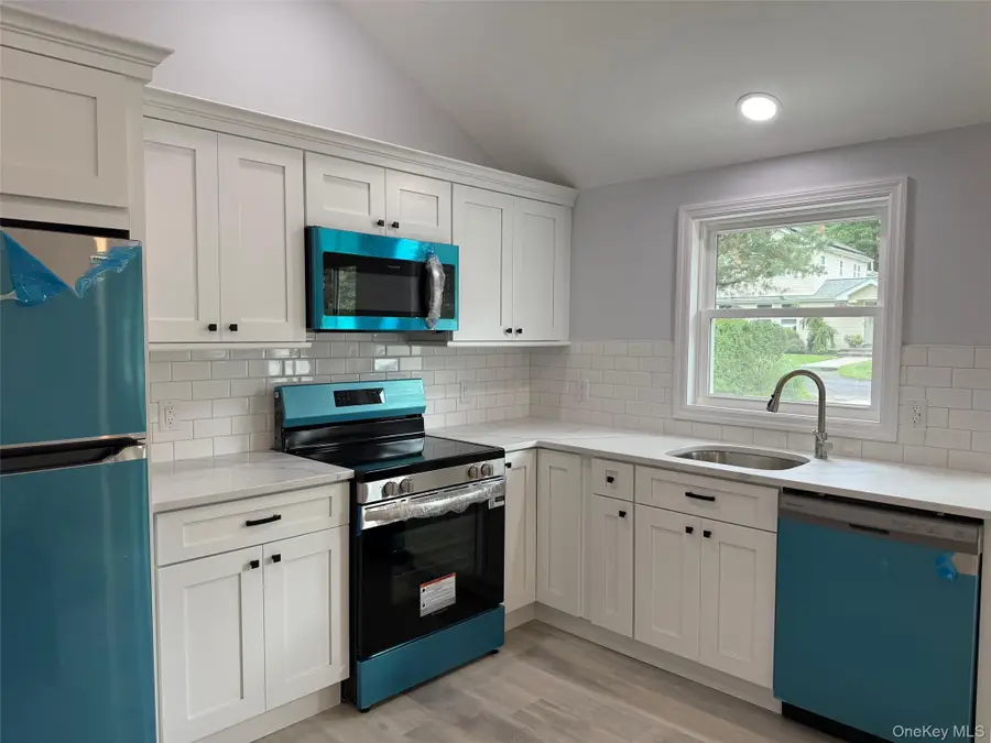 22 Lookout Drive, Sound Beach, NY 11789 - Image #3