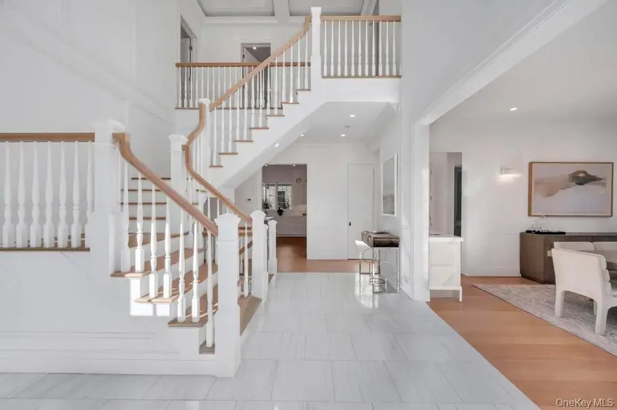 207 Mill Spring Road, Manhasset, NY 11030 - Image #3