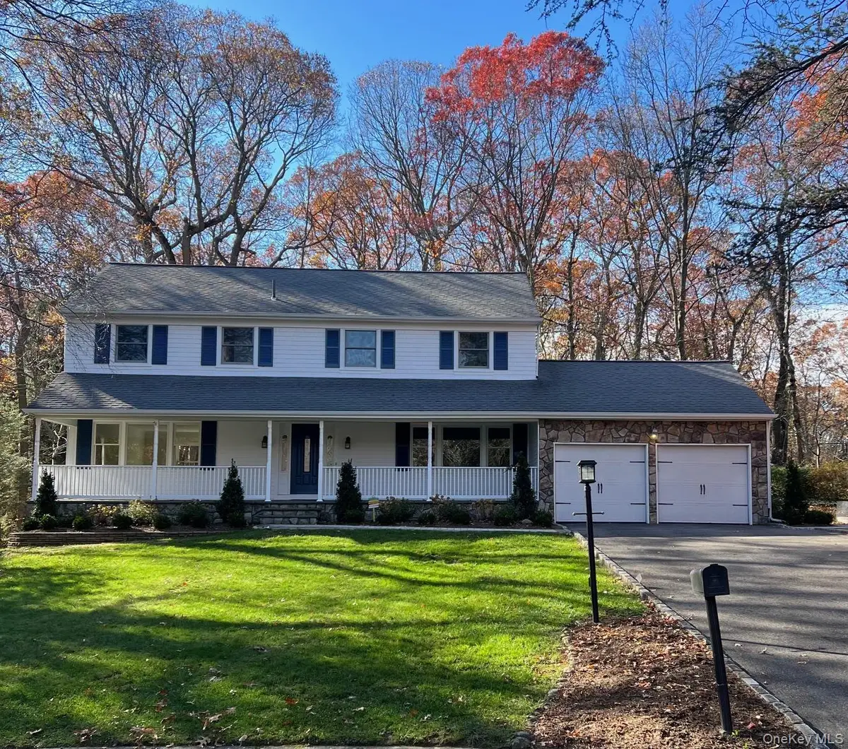 43 Edcris Lane, Huntington, NY 11743 - Image #1