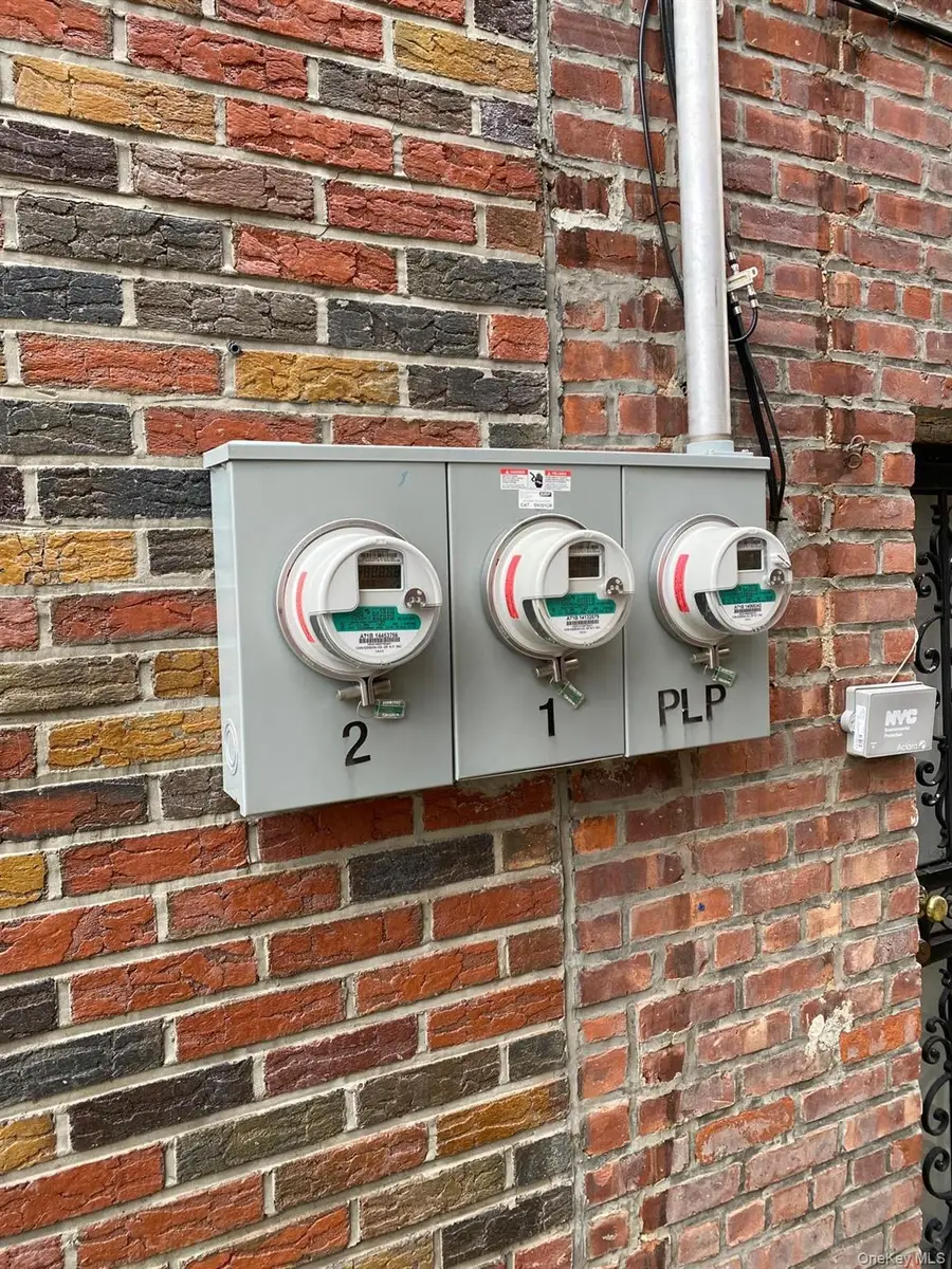 2527 Laconia Avenue, Bronx, NY 10469 - Image #3