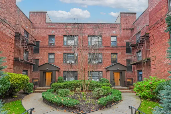 139-06 Pershing Crescent #3E, Briarwood, NY 11435