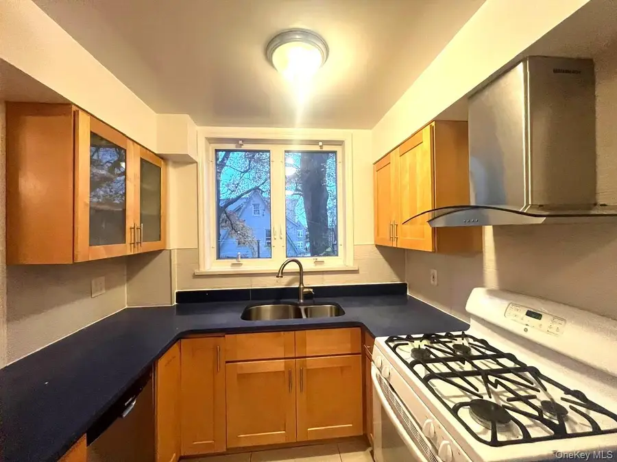 1945 Paulding Avenue, Bronx, NY 10462 - Image #2