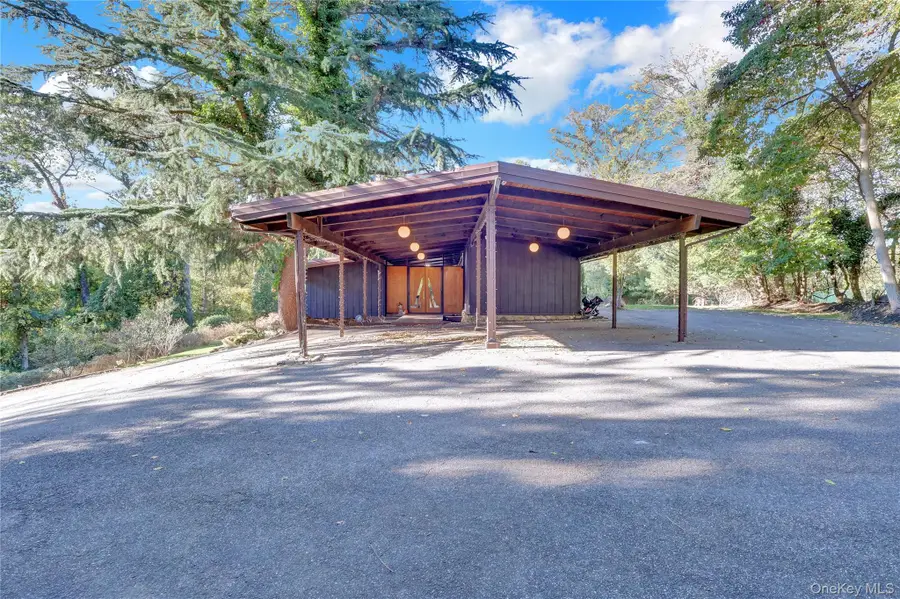 131 Oakside Drive, Smithtown, NY 11787 - Image #2