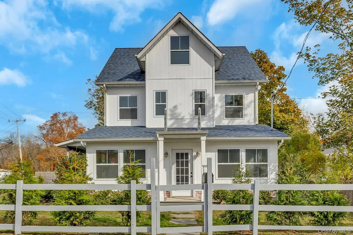 432 East Avenue, Riverhead, NY 11901 - Image #1