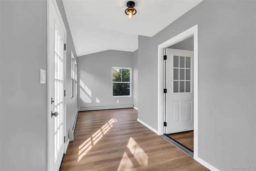 432 East Avenue, Riverhead, NY 11901 - Image #3