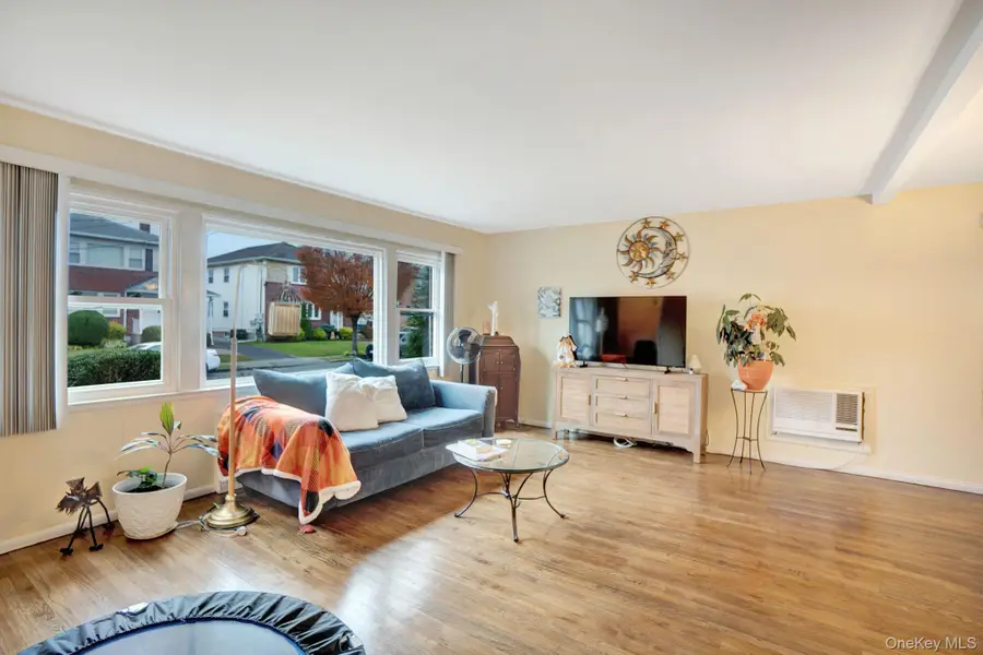 35 Gibson Boulevard, Valley Stream, NY 11581 - Image #3