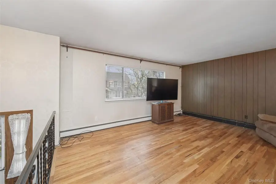 33 Grove Street, Hicksville, NY 11801 - Image #2