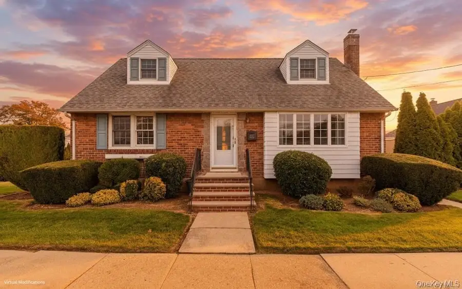 124 Kilburn Road S, Garden City South, NY 11530 - Image #2