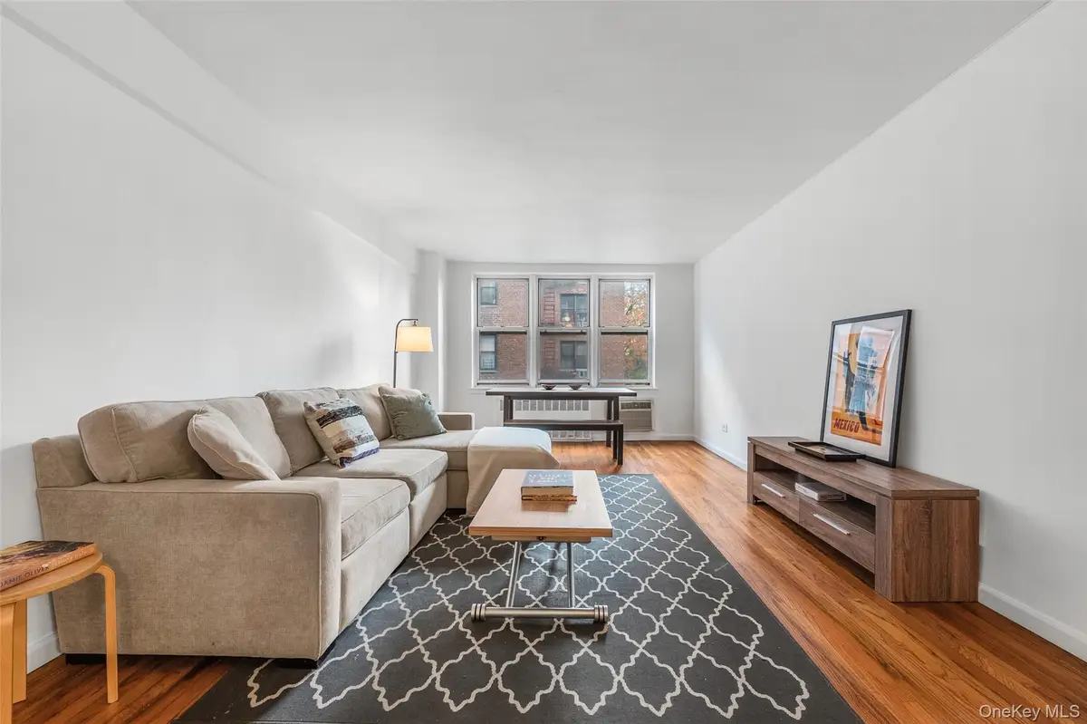 415 Argyle Road #4W, Brooklyn, NY 11218 - Image #1