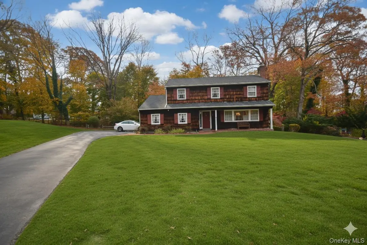 8 Rope Court, Melville, NY 11747 - Image #1